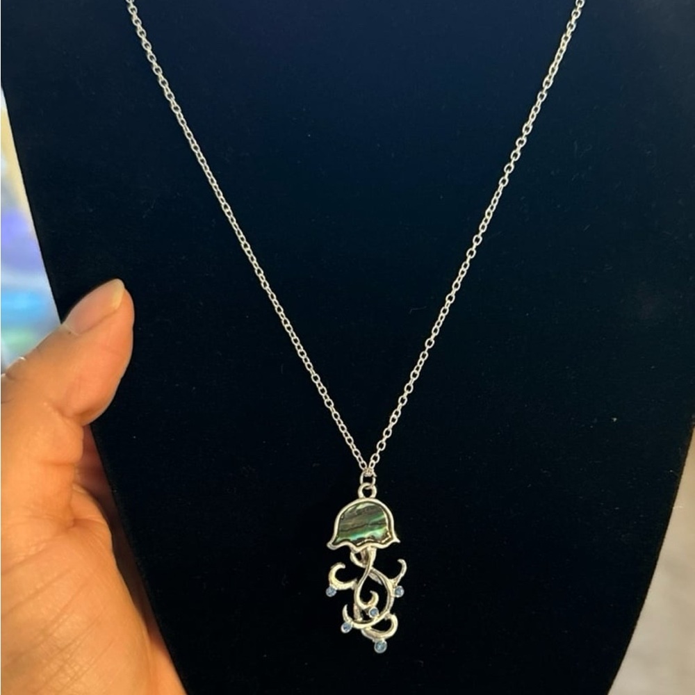 Elegant Silver Jellyfish Pendant Necklace